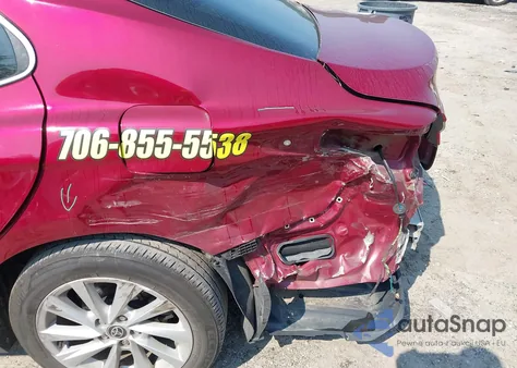 2021 Toyota Camry Le z USA, uszkodzony, nr VIN 4T1C11AK1MU594575